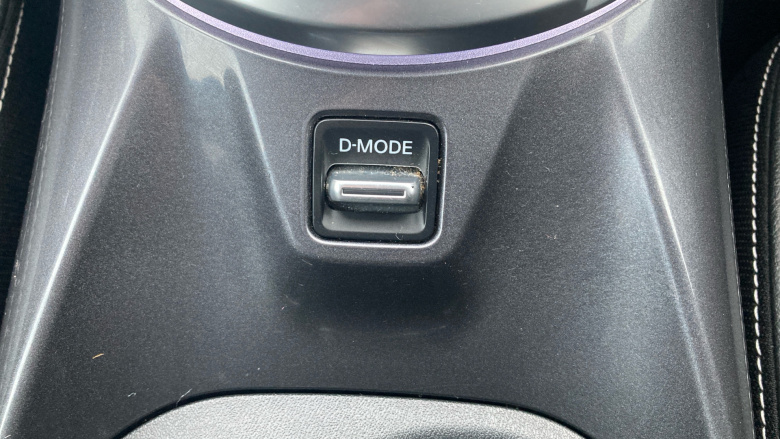 Nissan Juke 1.6 Hybrid Tekna 5dr Auto Hybrid Hatchback